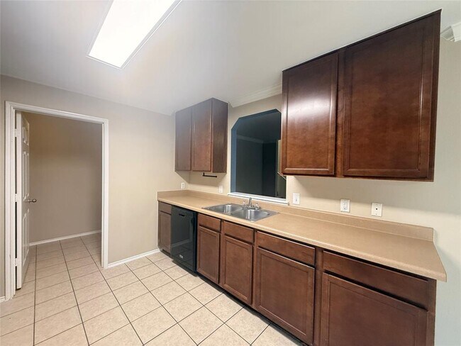 Building Photo - 1007 Ranchero Rd