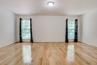 Building Photo - 6723 Belmont St