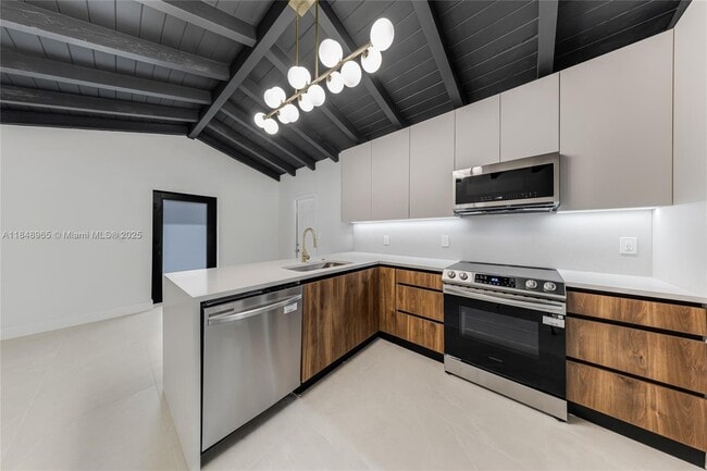 Building Photo - 1043 NW 48th St