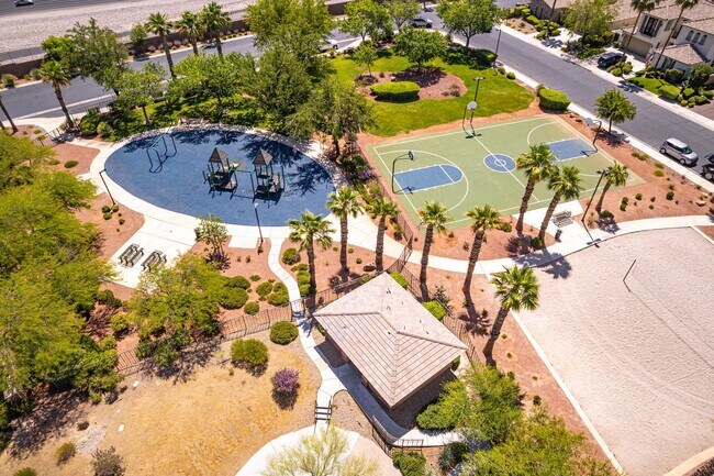 Building Photo - Beautiful Single-Story Residence in Premier Golf Course Community