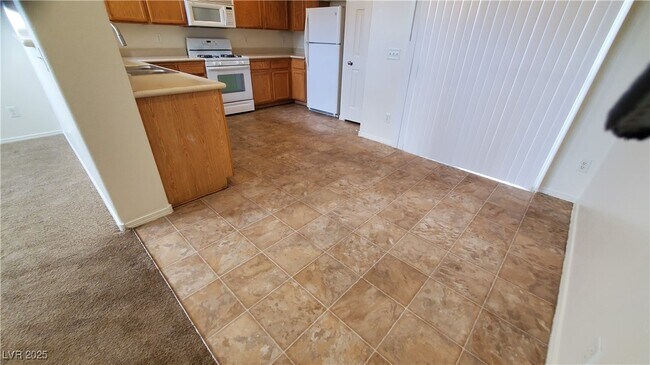 Building Photo - 962 Grand Cerritos Ave