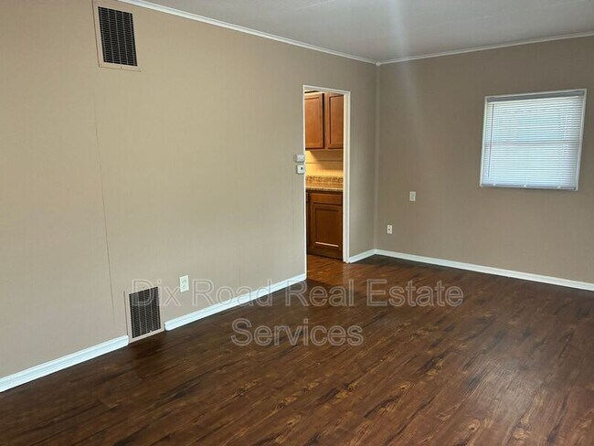 Building Photo - 1003 Sorg Pl