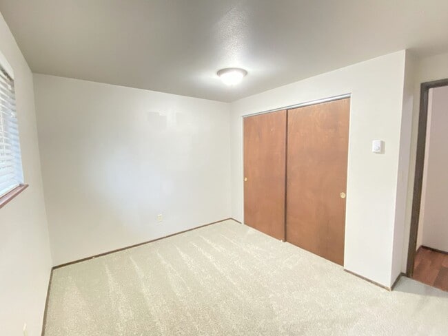 Building Photo - 3 bedroom 2 Bath home - Knoll Heights - Gr...