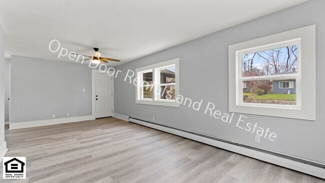 Building Photo - 2144 Edgehill Ave