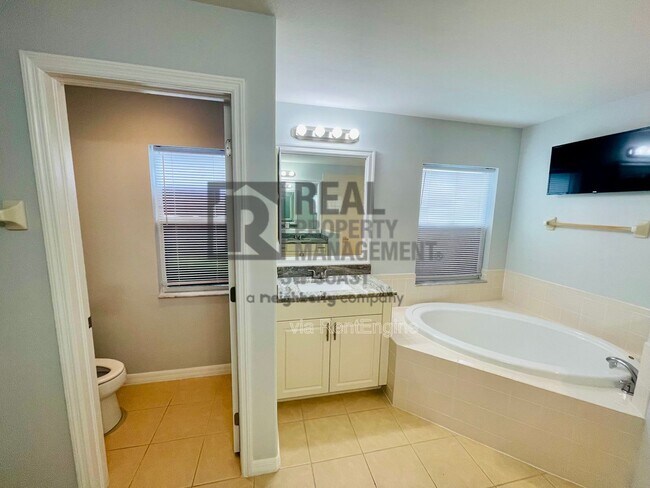 Building Photo - 9135 Astonia Way