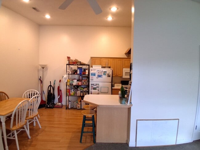 Building Photo - 1541 N 550 W