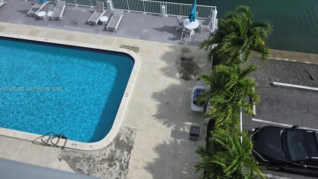 Building Photo - 9381 E Bay Harbor Dr