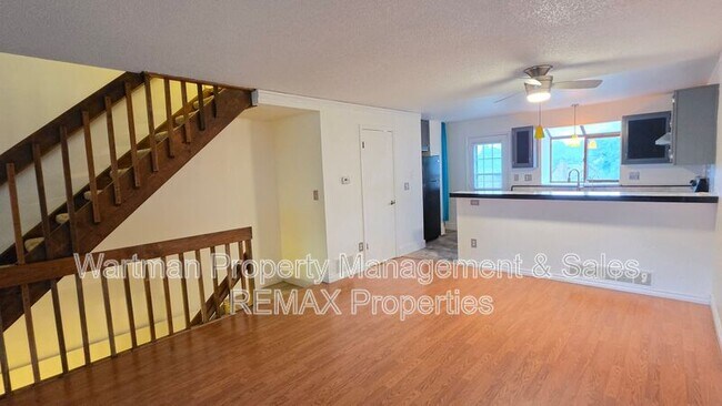 Building Photo - 6818 Ravencrest Dr
