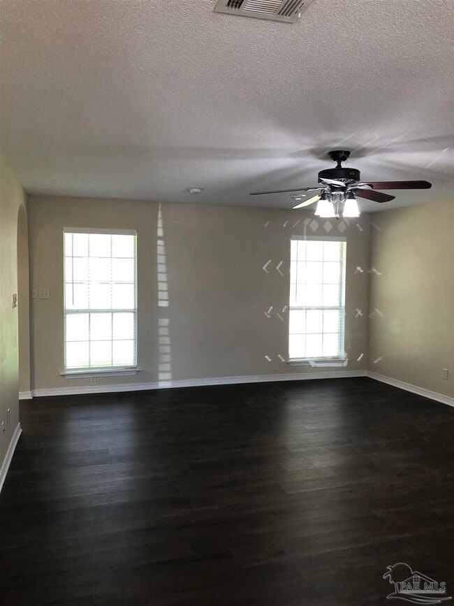 Building Photo - 1044 Woodlore Cir