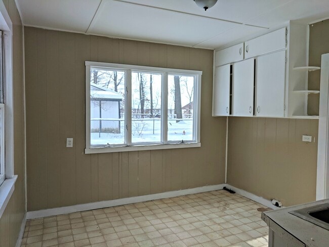 Building Photo - 54 S Sheridan Dr