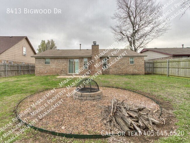 Building Photo - 8413 Bigwood Dr