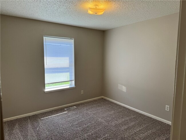 Building Photo - 1114 Mockingbird Ln