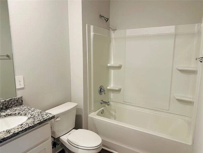 Building Photo - 1557 Redland St N