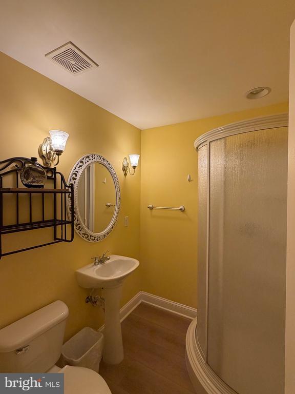 Building Photo - 8650 Trenton Chapel Way