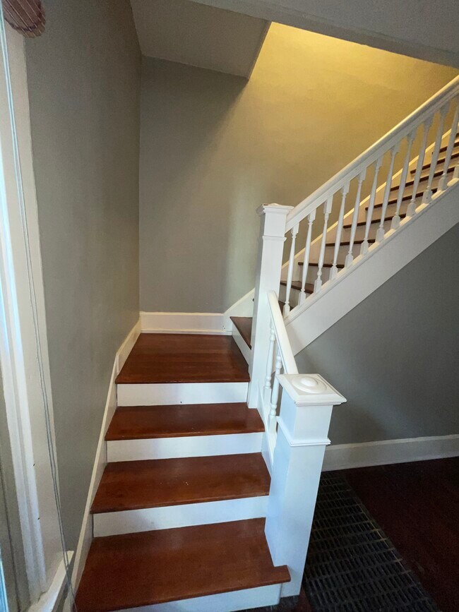 Building Photo - 235 N Oxford St