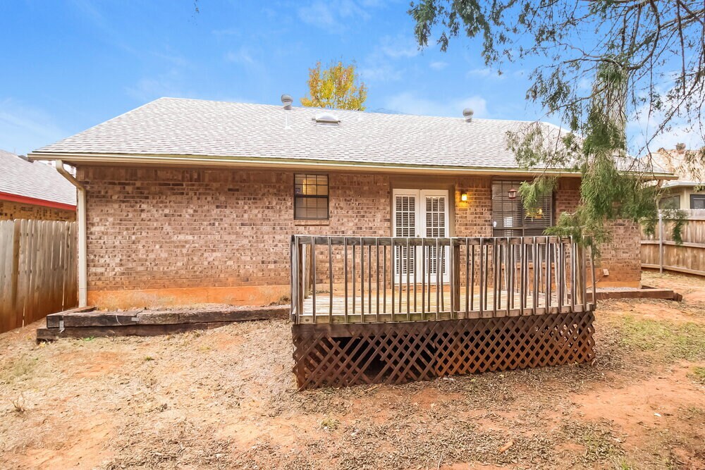 Building Photo - 1012 David Rd