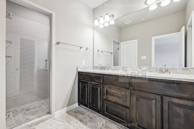 Building Photo - 209 Cedar Elm Ln