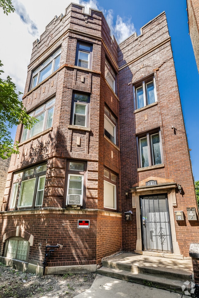 Building Photo - 8016 S Paulina St