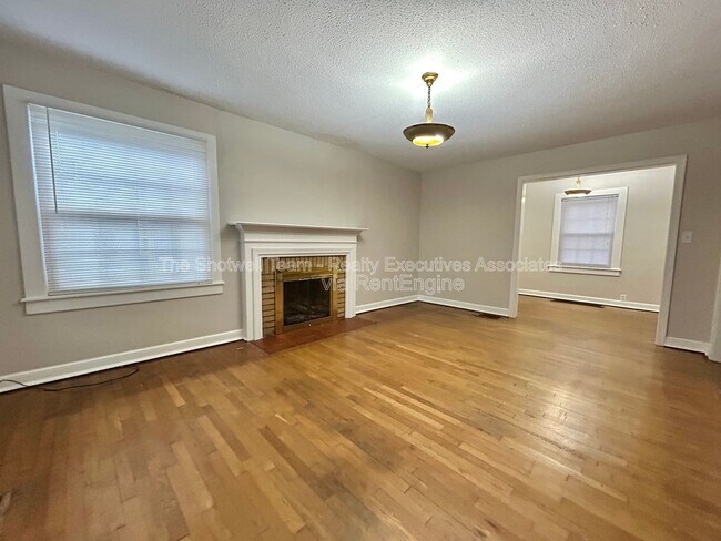 Building Photo - 4403 Cypress Ln SW