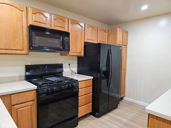 Building Photo - Spacious 4-Bedroom Home on the El Cerrito ...