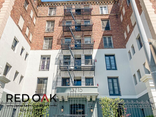 Building Photo - 3715 1st St