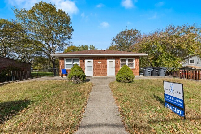 Building Photo - 521 Hawkins Rd