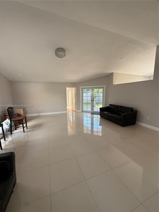 Building Photo - 9286 SW 146th Ct