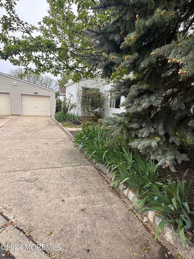 Building Photo - 88 Greenwood Dr