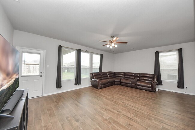 Building Photo - 4239 Wyanngate Dr