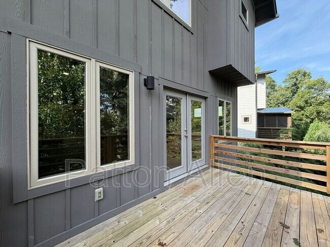 Building Photo - 92 Hibriten Dr
