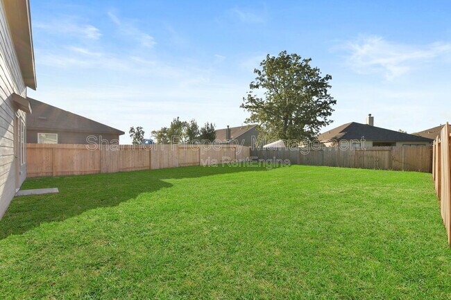 Building Photo - 253 Douglas Hls Dr