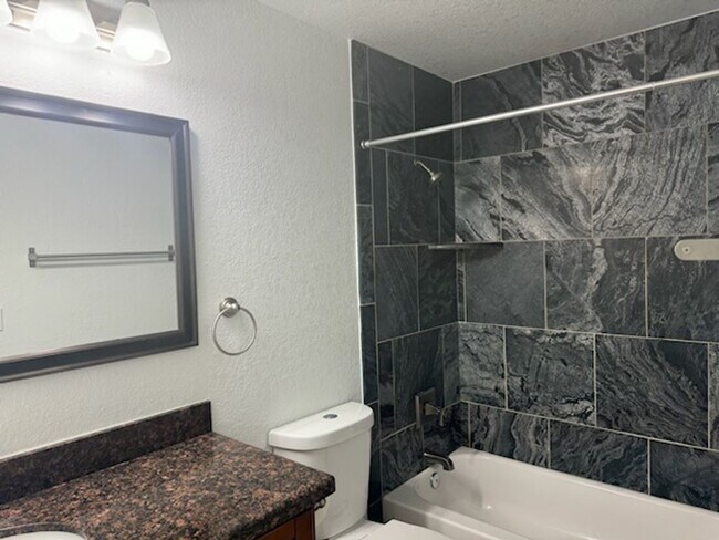 Building Photo - Mesa Tempe border 2 bedroom rental