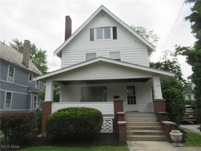 Primary Photo - 142 E Bridge St