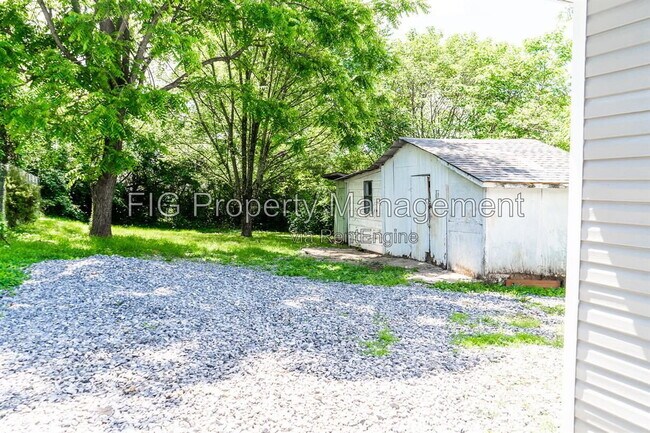Building Photo - 1013 Glider Ave