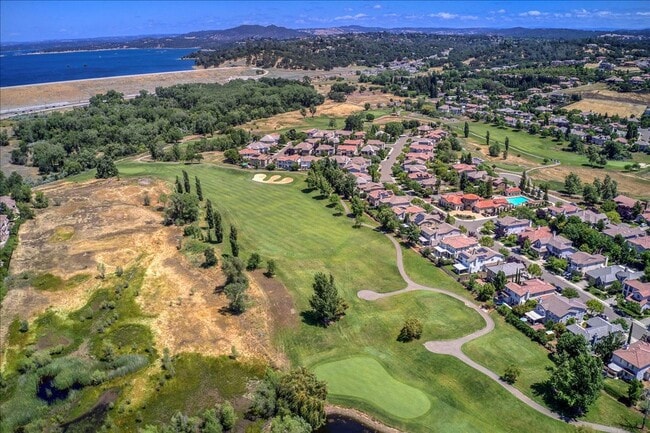 Building Photo - Upgraded 2BD/2BA Condo Near Empire Ranch G...