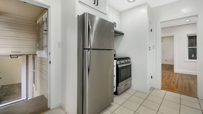 Building Photo - 4118-4120Penniman