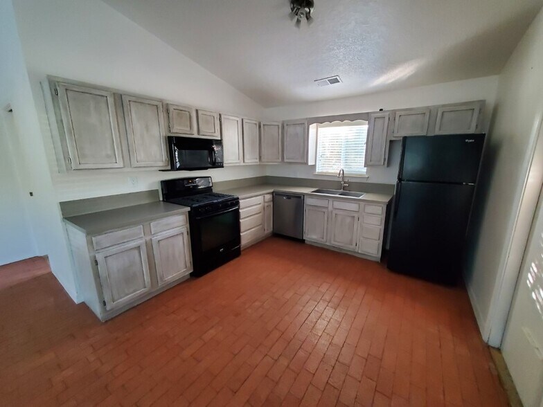 Kitchen - 72 Camino de las Huertas