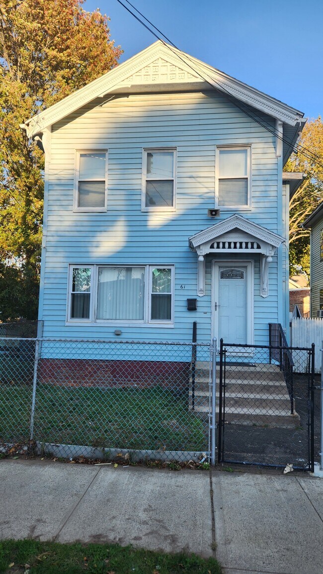 Primary Photo - 61 Wilson St