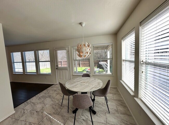 Building Photo - 224 Mulberry Dr