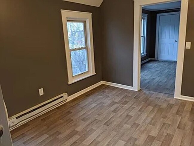 Building Photo - 407 Fourth Street