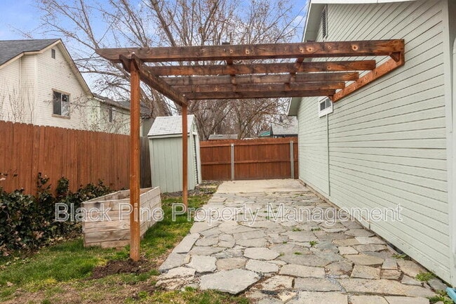 Building Photo - 6003 N Waterside Pl