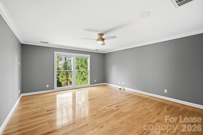 Building Photo - 520 Iverson Way