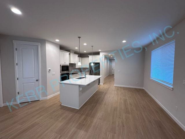 Building Photo - Charming 3-Bedroom Retreat with 2.5 Baths in Serene Happy Valley Locale!