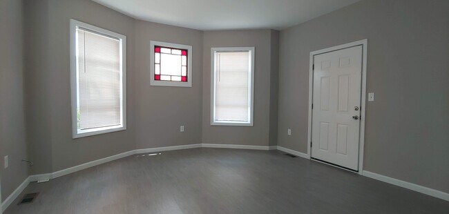 Front room/Third Bedroom - 58 Paine St