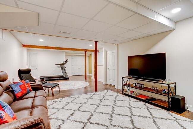 Building Photo - 3 Hawthorne St