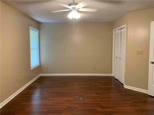 Building Photo - 5166 Laurel Bridge Ct SE