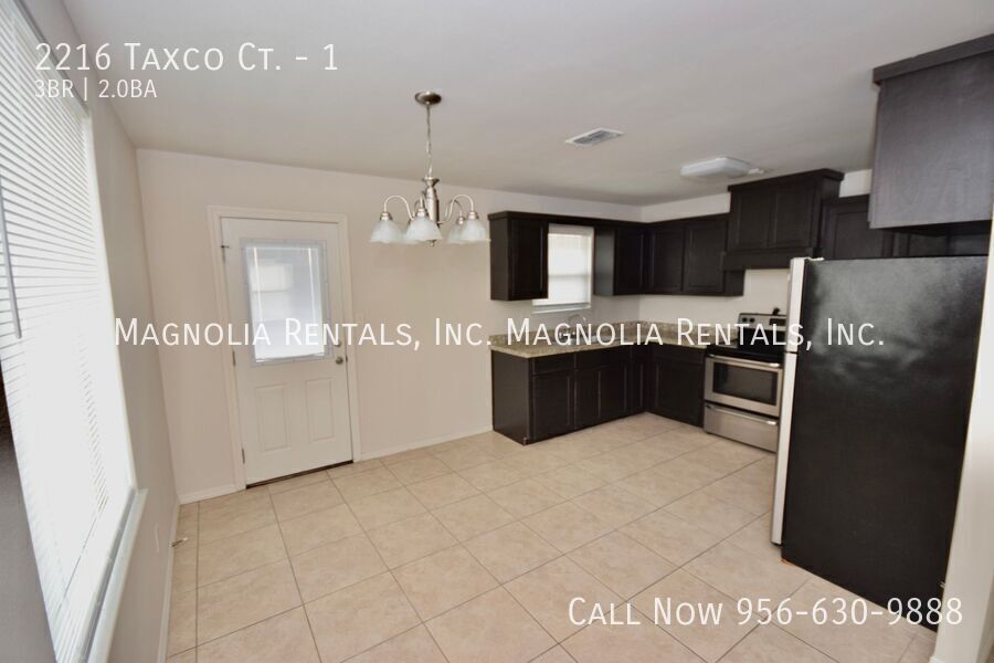 Building Photo - 2216 Taxco Ct