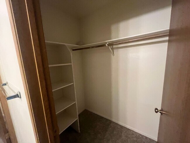 Building Photo - 2 Bedroom and 2 Bathroom South Reno