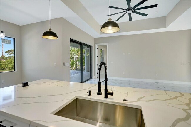 Building Photo - 212 Fairway Rd