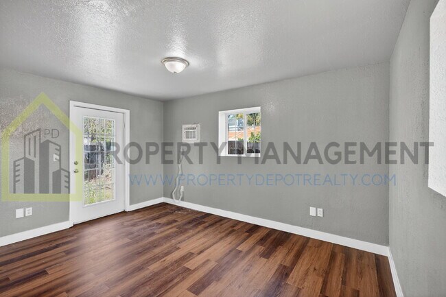 Building Photo - 3647 18th Ave